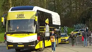 Bus de l'équipe lors du Circuit Het Nieuwsblad 2016.