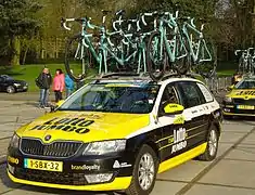 Voiture de l'équipe lors du Circuit Het Nieuwsblad 2016.