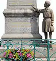 Le monument aux morts pacifiste de Gentioux-Pigerolles (Creuse), emblématique et constitutif de l'image de région « rebelle » véhiculée par de nombreux auteurs et responsables politiques.