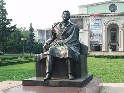 Statue de George Enescu