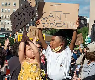 Manifestation I can't breathe à Grand Army Plaza (Brooklyn). Juin 2020.