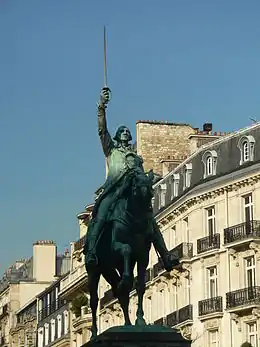 Une statue de George Washington sur la place d'Iéna, Paris, France.
