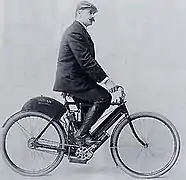 George Hendee et son Indian Single en 1904