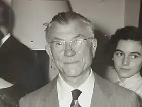 Georges Contaux lors d'un vernissage dans les années 1950.