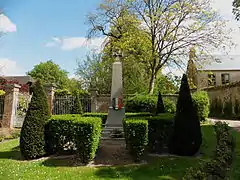 Le monument aux morts.