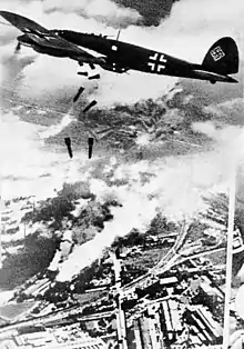 Avions allemands Heinkel He 111 bombardant Varsovie, septembre 1939.