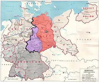 Carte montrant les zones d'occupation alliées de l'Allemagne d'après-guerre ainsi que l'avancée des troupes américaines le dernier jour de la guerre.