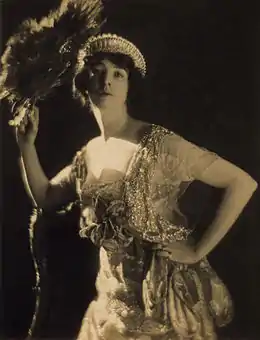 Adolf de Meyer : Gertrude Vanderbilt Whitney, Vogue (1917)
