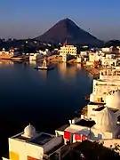 Le lac et les ghâts de Pushkar.