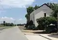 L'ancienne gare de Ghisonaccia et le tracé de la voie vers le nord.