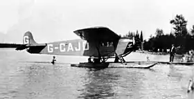 Un Fokker Universal immatriculé G-CAJD, doté de flotteurs et utilisé par la compagnie canadienne Western Canada Airways, photographié vers 1928.