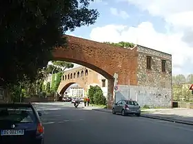 Arc de passage de la rivière.