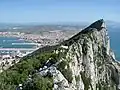 Scène d'ouverture à Gibraltar.