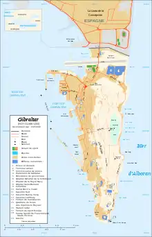 Gibraltar est une presqu'île en forme de triangle allongé selon un axe nord-sud