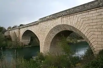 Gignac - Pont du XVIIIe siècle.