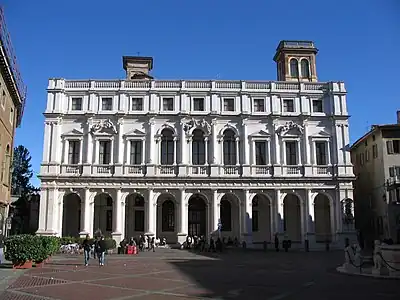 Le Palazzo Nuovo et la bibliothèque Angelo Mai (Piazza Vecchia).