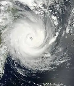 Le cyclone tropical intense Giovanna se rapprochant de Madagascar le 13 février 2012.