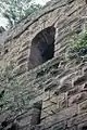 Mur du château de Guirbaden orné de bossages défensifs.