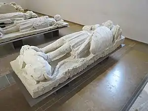 Gisant de Jean de Maule, chevalier mort en 1323