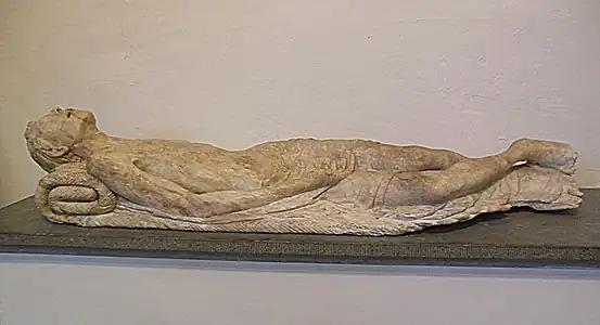 Gisant d'albâtre. Attribué à Jacques Du Broeucq XVIe siècle.