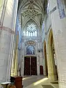 Transept, vue sud-nord.