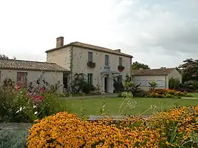 mairie de Givrand, vendée france