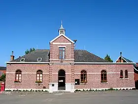 La maison communale de Quévy, à Givry.