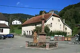 Armistice et statue de Jeanne d'Arc (monument aux morts)