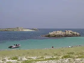 Vue de l'île de Brunec depuis l'île Saint-Nicolas.