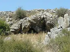 Caverne sud, à laquelle conduit une porte échappatoire.