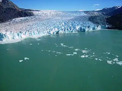 Vue du glacier et du lac O'Higgins.