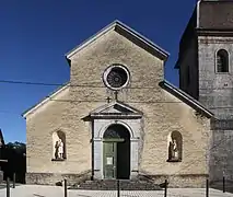 L'entrée de l'église.