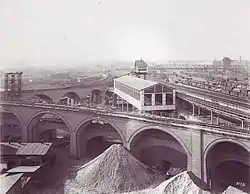 La station Gleisdreieck en construction à l'emplacement de la gare