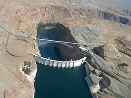 Barrage de Glen Canyon sur le Colorado, 2007.