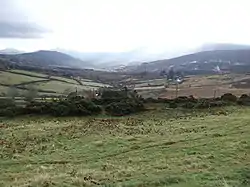 Vue du Glencree avec le Little Sugar Loaf et le Great Sugar Loaf en arrière-plan à gauche.