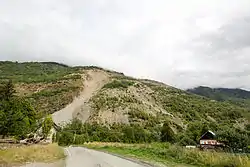 Vue de face de La Clapière de l'autre côté de la Tinée.