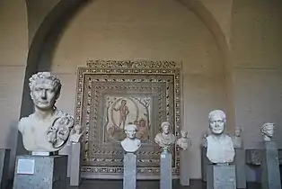 Bustes d'empereurs romains.