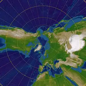 Figure 1. Projection gnomonique polaire (centrée ici au pôle nord). L'échelle radiale (écartement depuis le pôle des cercles concentriques représentant les parallèles géographiques) croit plus vite que l'échelle transversale (écartement angulaire des demi-droites représentant les méridiens depuis le pôle). Les déformations vers les bords de la carte sont identiques dans toutes les directions depuis le centre.