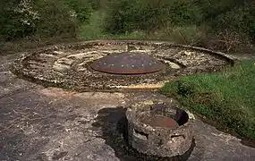 Tourelle de 135 du Galgenberg vue en mai 2001.