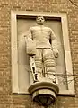 Bas-relief d'un joueur de hockey sur glace de l'Université Ryerson de Toronto