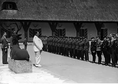 Göring accueille une délégation de jeunes Japonais, le 7 juillet 1938.