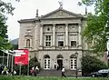 Le grand théâtre « Deutsches Theater ».