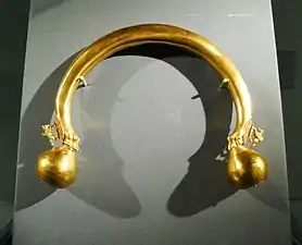 Torque en or de la Tombe de Vix (Hallstatt final / Musée du Pays Châtillonnais)