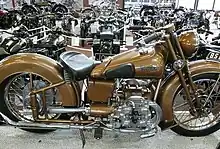 Photo d'une moto avec un moteur à 4 cylindres en H.