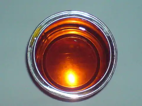 Golden syrup dans sa boite en métal.