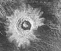 Golubkina, gigantesque volcan d'une trentaine de km de diamètre ou cratère de 34 km creusé par une météorite ?