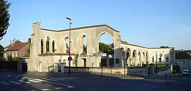 Les ruines de l'Hôtel-Dieu du début du XIIIe siècle, rue Bernard-Février.