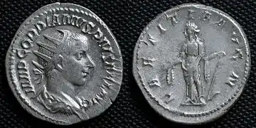 Monnaie du IIIe siècle à l'effigie de Gordien III, avec au revers la déesse Lætitia (LAETITIA AVG N).