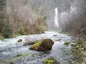 Vue vers les cascades