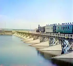 Pont de chemin de fer sur la rivière Chouia, gouvernement d'Olonets (aujourd'hui Carélie).